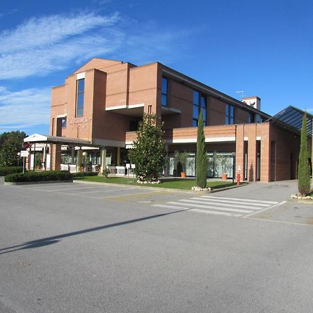 Hotel Le Cerbaie Altopascio Exteriör bild
